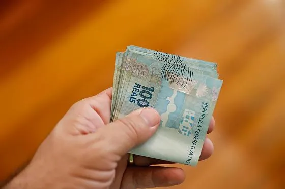 Dinheiro na conta: PIS/Pasep libera pagamento para nascidos em março e abril nesta quarta (15)