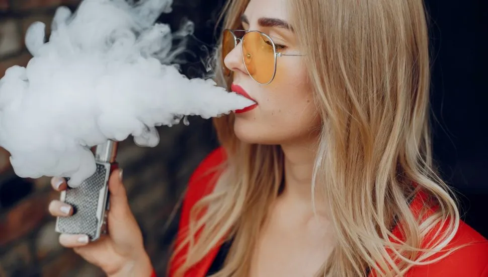 Uso de vapes entre adolescentes preocupa especialistas e aumenta desafios para a saúde pública no Brasil